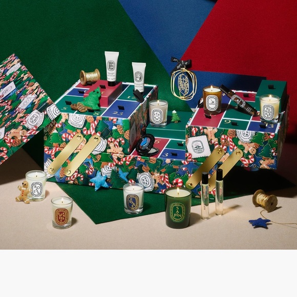 Diptyque calendar brand new. Price$495 before tax. Beautiful gift for Christmas - Picture 5 of 8